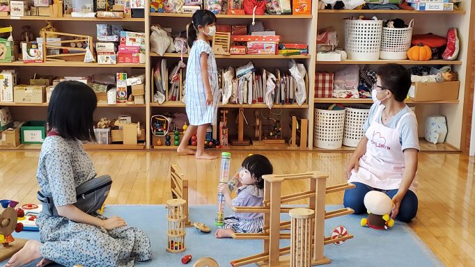 おもちゃ図書館の風景